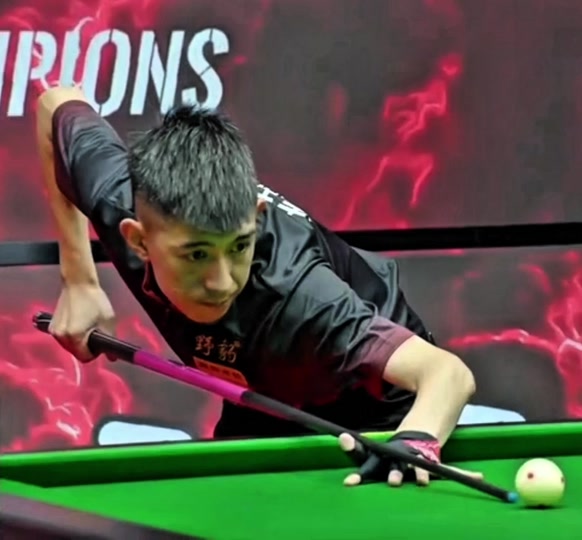 衣室氛围的 衣室氛围的